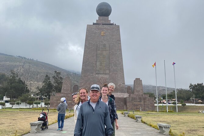 Tour in Quito, Middle of the World-Cable Car-Panecillo - Middle of the World