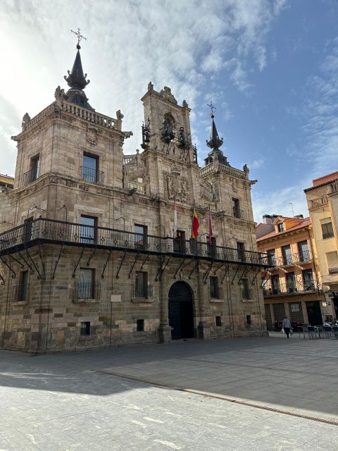 Tour Oviedo Castrillo Polvazares Astorga and Leon Cathedral - Customer Feedback