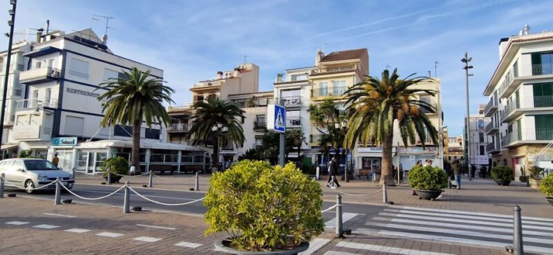 Tour Scooter 125CC Guided Cambrils Village With Hotel Pickup - Group Size and Requirements
