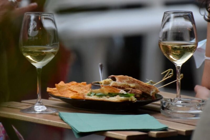 Treviso: Walk With Aperitif & Mini Italian Class - Group Size and Accessibility