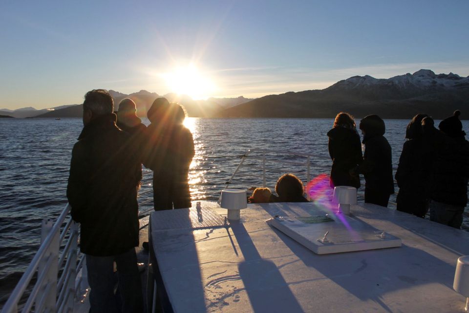 Tromsø: Wildlife Bird Fjord Cruise With Lunch and Drinks - Inclusions and Amenities