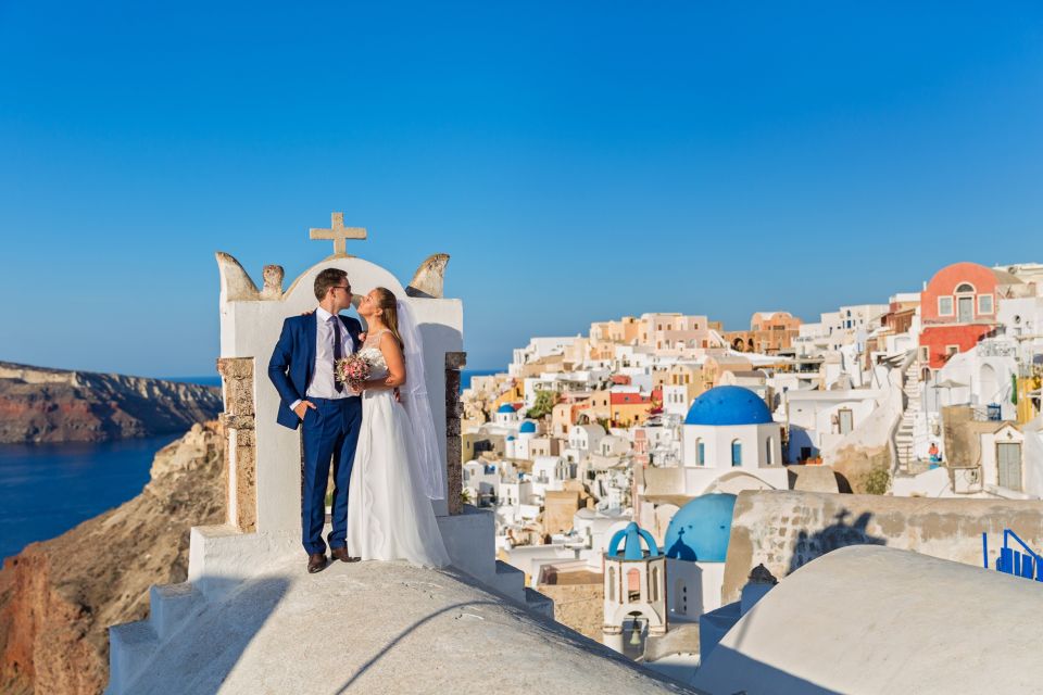 Unique Wedding Photos in Oia Village - Tips for Perfect Wedding Photos