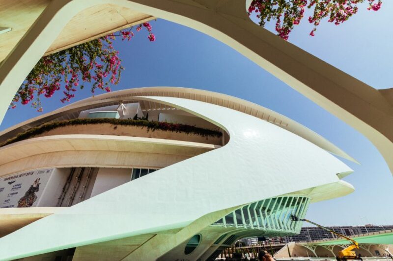 Valencia: Private Tour W/ Locals – Highlights & Hidden Gems - Discover Landmarks and Hidden Gems