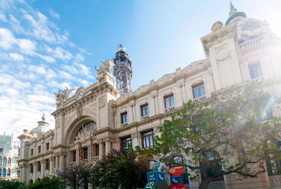 Valencia Unveiled: A Walking Tour Through Time - Taking in Local Charm