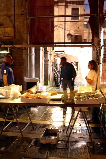 Venice: Breakfast Guided Tour - Languages Offered