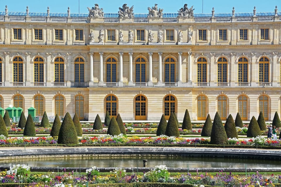 Versailles: Palace and Gardens In-App Audio Tour and Ticket - Learn About Historical Figures