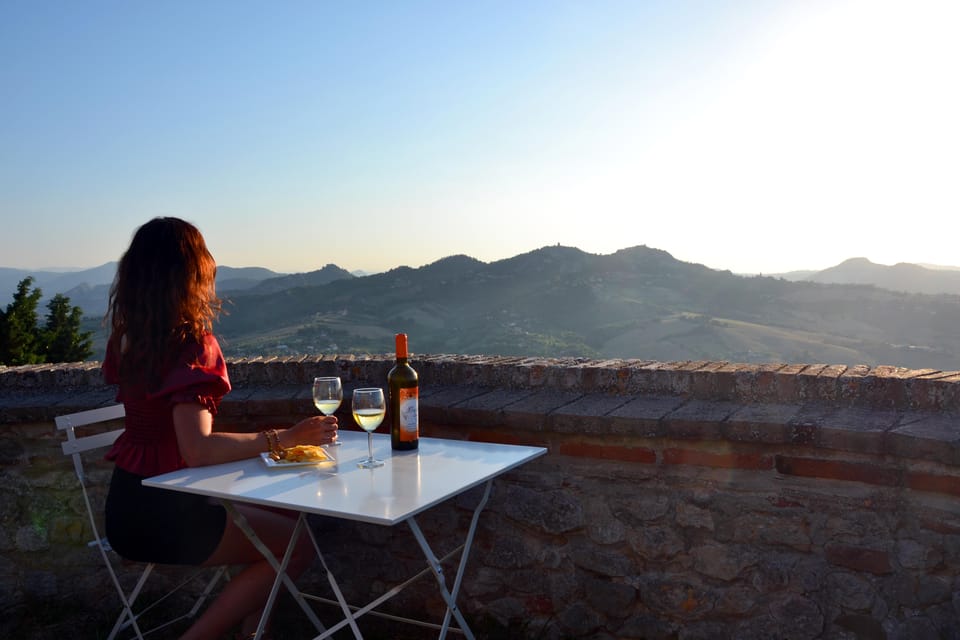 Verucchio: Aperitif With a View From the Malatesta Fortress - Snack Offerings