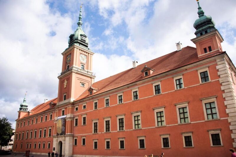 Warsaw: Express Walk With a Local in 60 Minutes - What to Expect on the Tour