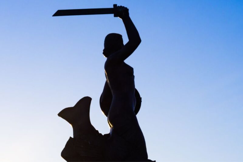 Warsaw: First Discovery Walk and Reading Walking Tour - Important Information to Know