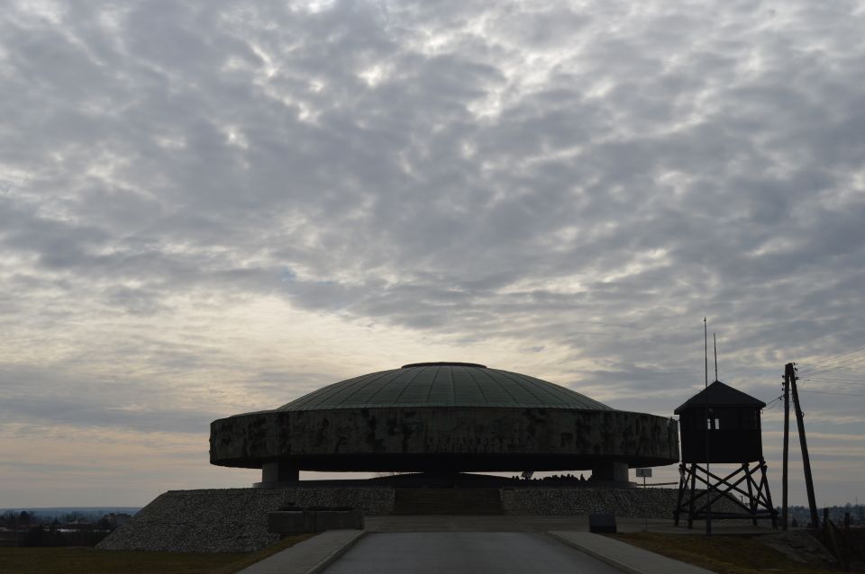 Warsaw: Majdanek Concentration Camp and Lublin Old Town - Important Visitor Information