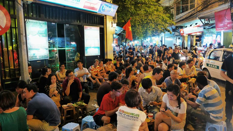 Weekend Hanoi Night Market & Street Food Tour - Cultural Performances