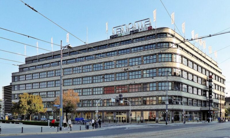 Wroclaw: Private Jewish Heritage Guided Tour - Tour Logistics and Accessibility