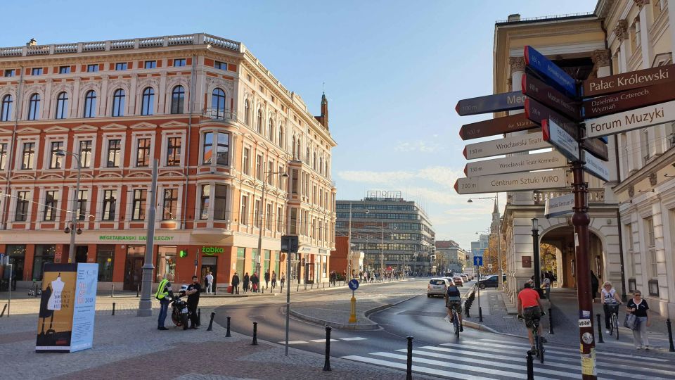 Wroclaw: Tour by Large Historic Tram (1,5 H, 32 Seats) - Pricing and Group Size