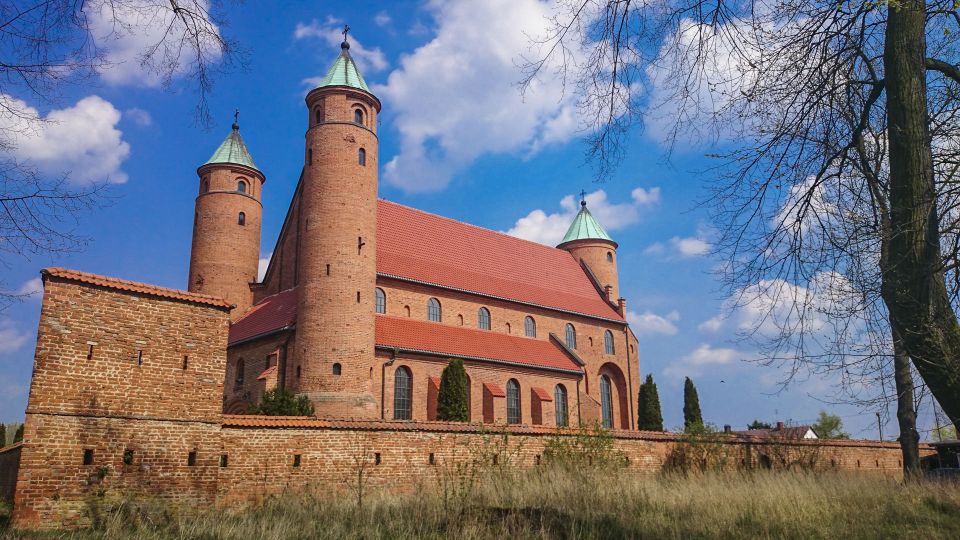 Zelazowa Wola: Frederic Chopin Half-Day Private Tour - Visit to Brochow Church