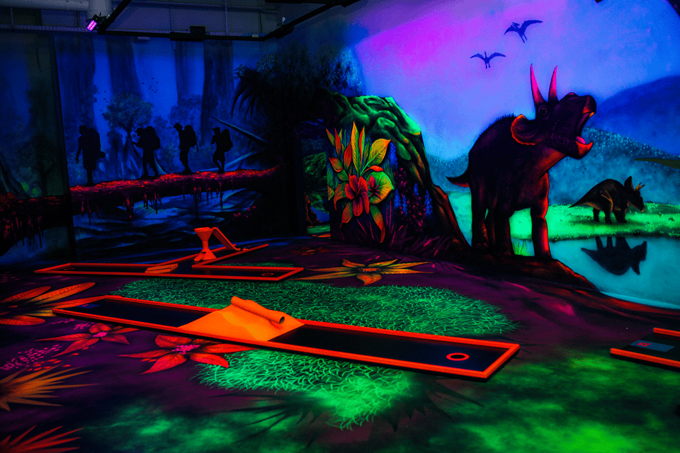 Zurich: Black Light Galaxy Minigolf - Customer Ratings