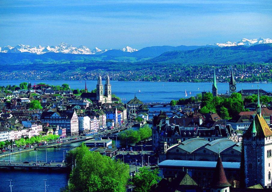 Zürich Charms: Private City Center Walk and Lake Cruise - Key Attractions to Visit