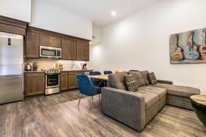 1 and 2 BR Private Condos Steps Away From French Quarter - Booking Information