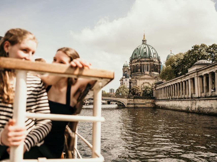 1-Hour Sightseeing Boat Cruise Through Historic Center - Supplementary Tour Option