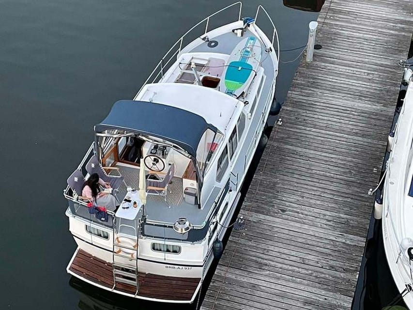 2 Hours: Private Harbor and Castle Sightseeing Cruise - Yacht Details