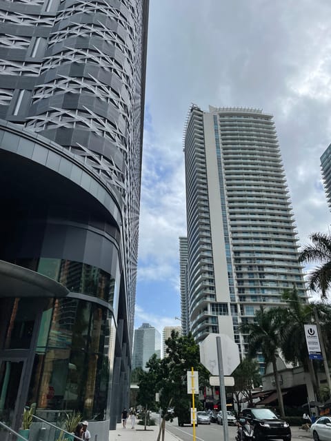 5 Hours Complete Tour: Downtown Miami, Brickell, and Calle 8 - Cultural Journey in Calle 8