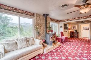 A Bed of Roses - Booking Information and Contact Details