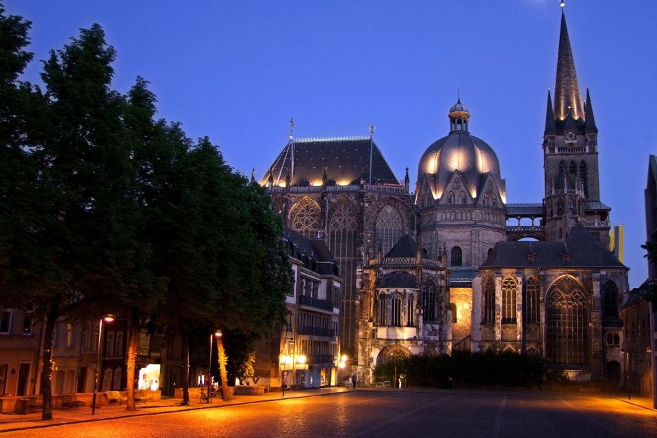 Aachen: First Discovery Walk and Reading Walking Tour - Important Information