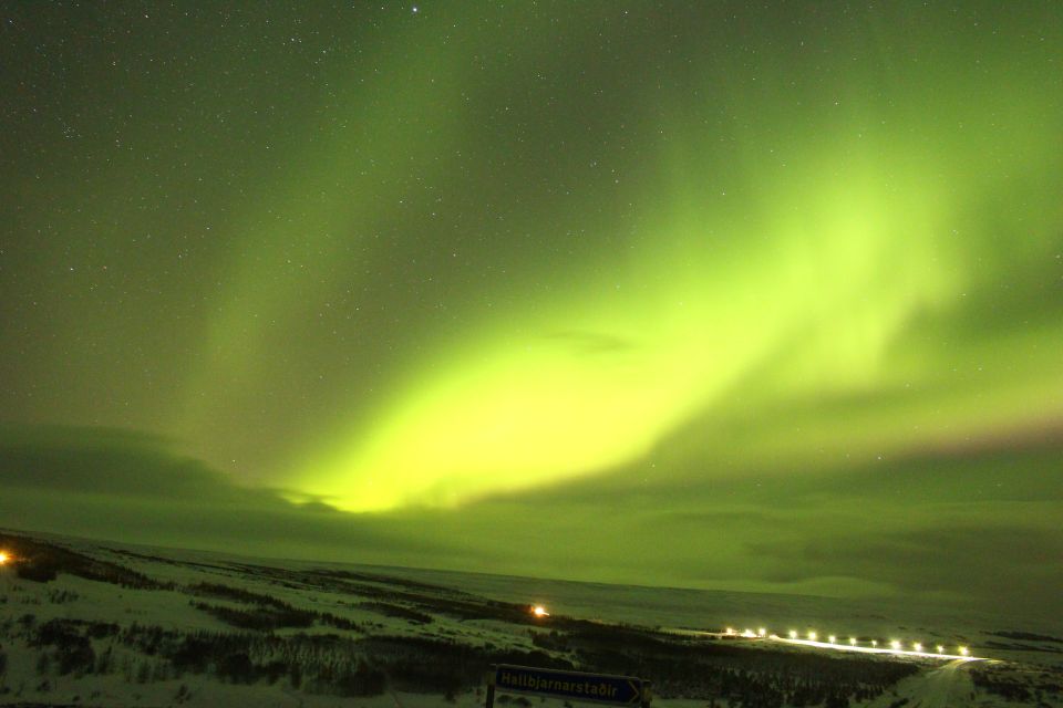 Akureyri: Private Northern Lights Tour With Transfer & Snack - The Magic of Northern Lights