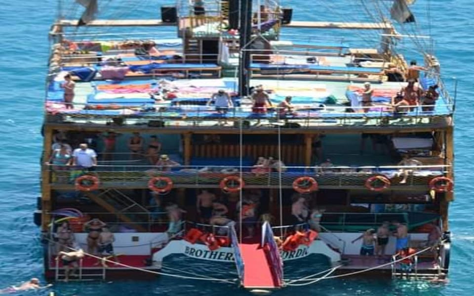 Alanya:Catamaran Tour With Lunch&Soft Drinks Animation Shows - What to Bring