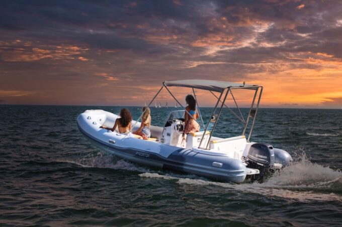 Amalfi Coast Boat Tour to Positano - Inclusions and Amenities