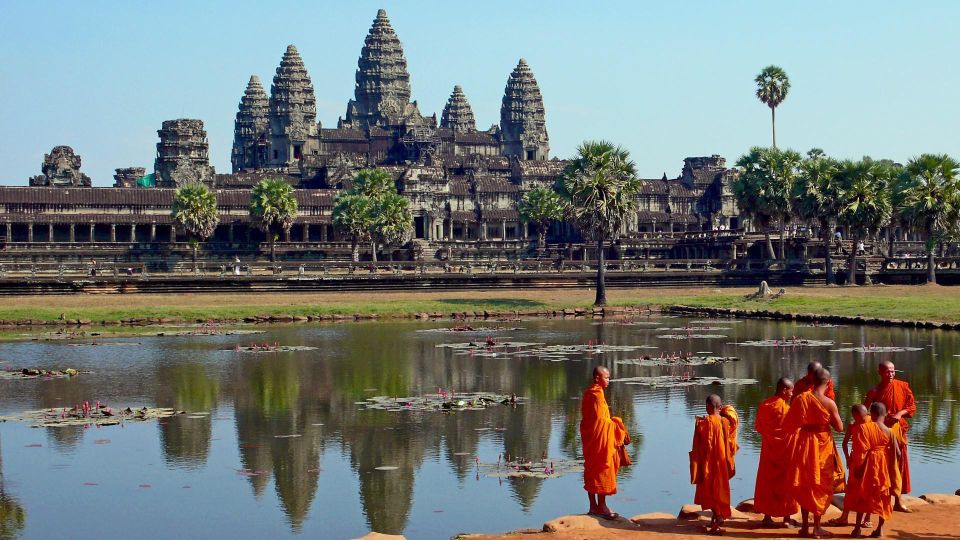 Angkor Wat: Full-Day Sunrise Private Tour With Guide - Booking and Cancellation Policy