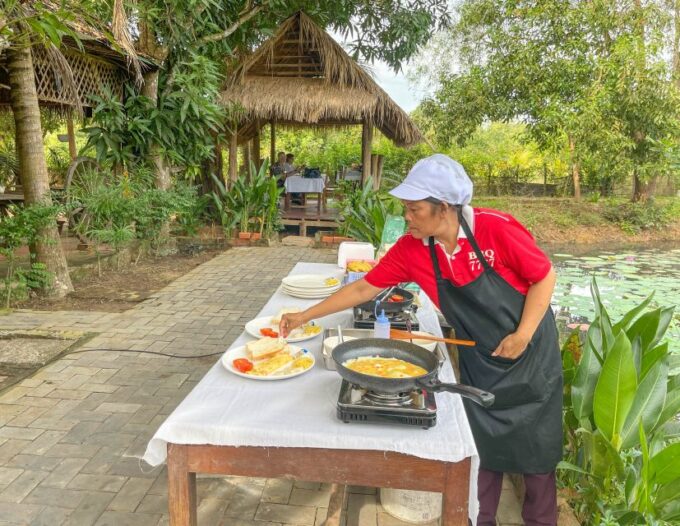 Angkor Wat: Half-Day Sunrise Vespa Tour With Lunch - Important Information