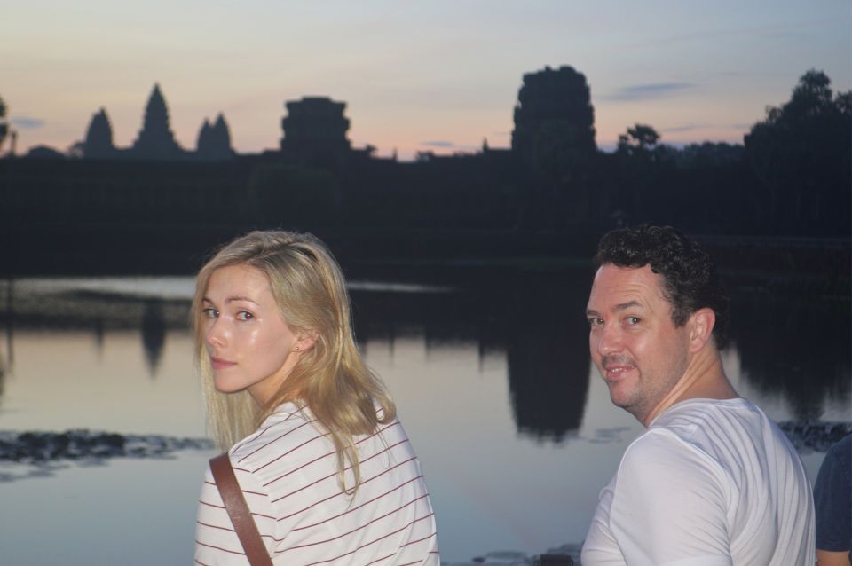 Angkor Wat: Private Sunrise Tour With Champagne Breakfast - What to Bring