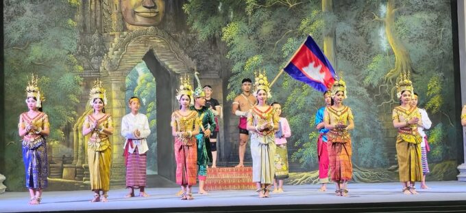 Apsara Theater Performance Include Dinner & Hotel Pick up - Booking Your Experience