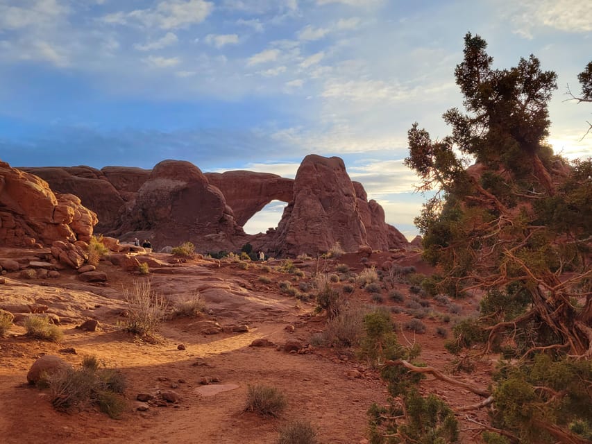 Arches & Canyonlands National Parks – 4×4 Full Day - Unique Geological Features