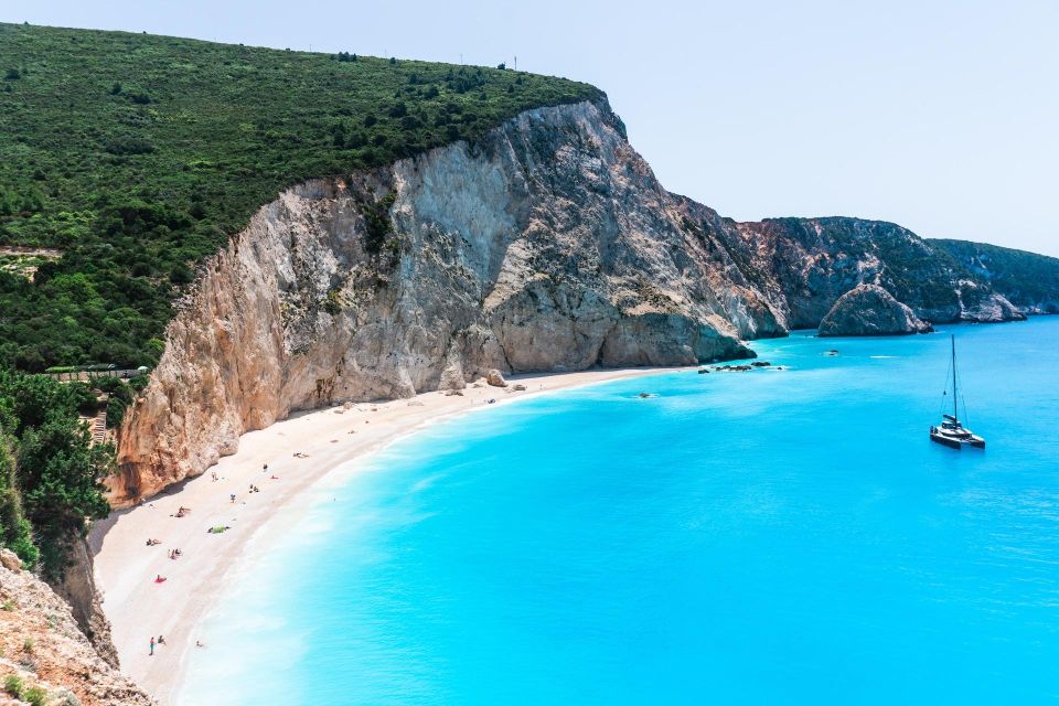 Athens to Lefkada Private Transfer - Vehicle Features