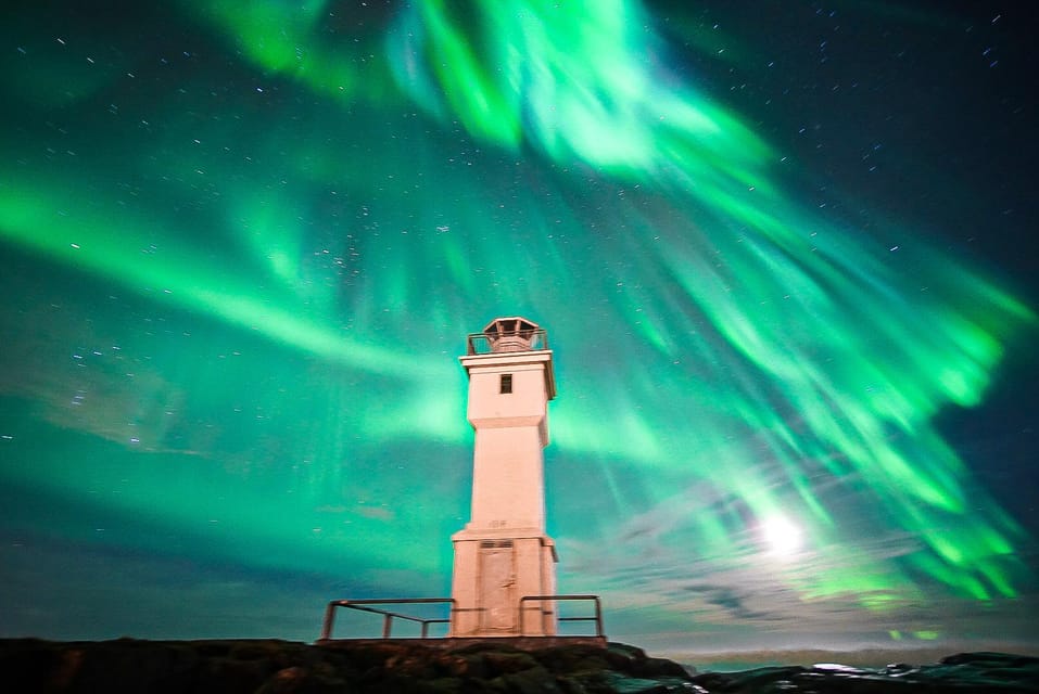 AURORA BOREAL Tour With Professional Photo From Reykjavik - Photography Experience