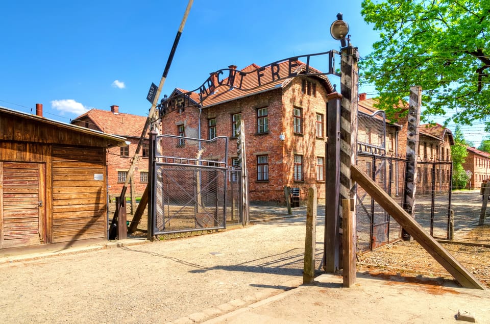 Auschwitz-Birkenau: Guided Tour With Fast Track Ticket - What to Bring