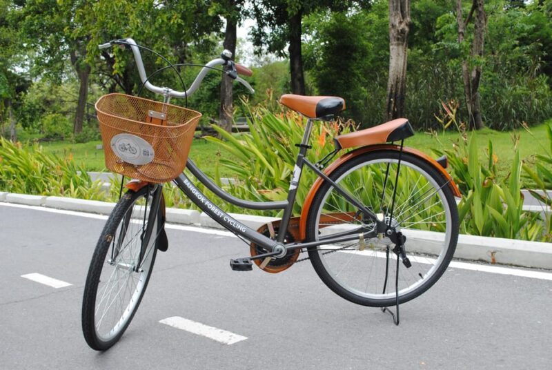 Bangkok Bicycle Rental Benjakitti Park - Meeting Point and Staff