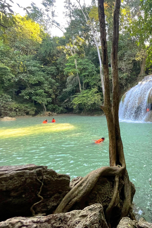 Bangkok: Private Day Tour to Erawan Waterfall & Kanchanaburi - River Kwai Boat Tour