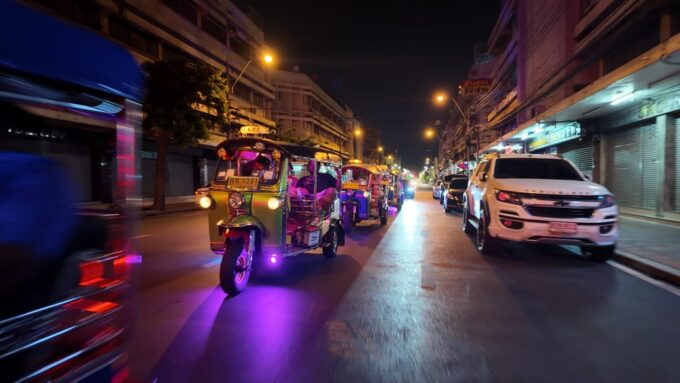 Bangkok: TUK Tuk Tour Night Life Private With Hotel Pick up - Reservation and Cancellation Policy
