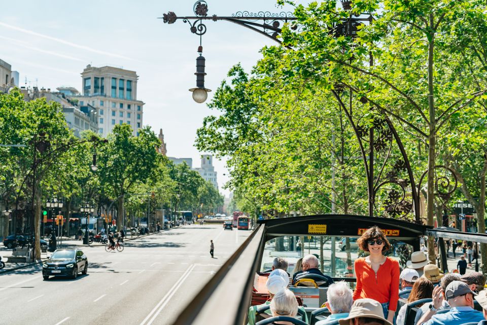 Barcelona Hop-On Hop-Off Bus and FC Barcelona Immersive Tour - Meeting Point and Accessibility