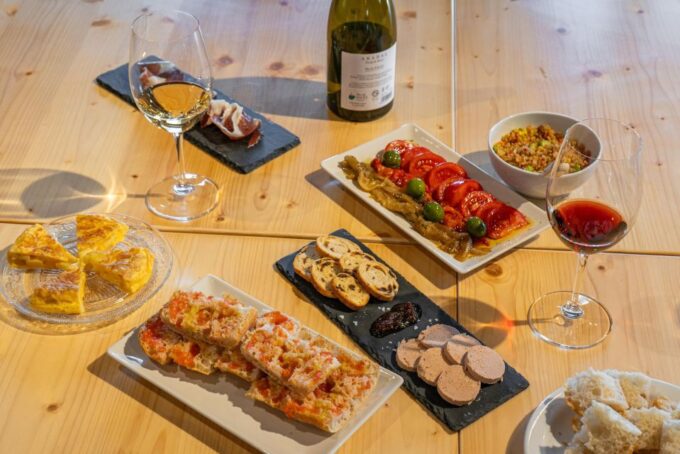 Barcelona: Montserrat Day Trip With Lunch and Wine Tasting - Customer Reviews