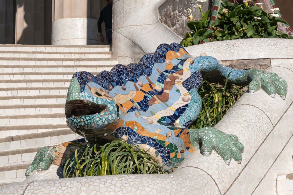 Barcelona & Park Güell: Private Half-Day Tour With Pickup - Tour Pricing