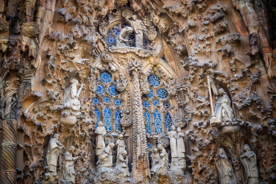 Barcelona: Sagrada Familia Guided Private Tour - Meeting Point