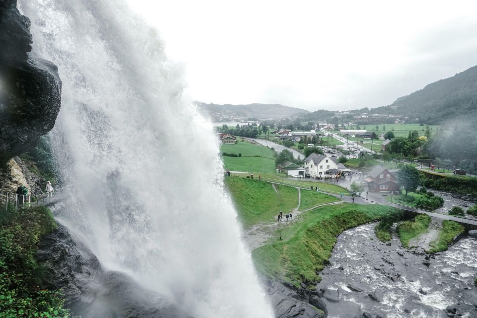 Bergen: Waterfalls of Hardangerfjord Guided Tour - Meeting Point Information