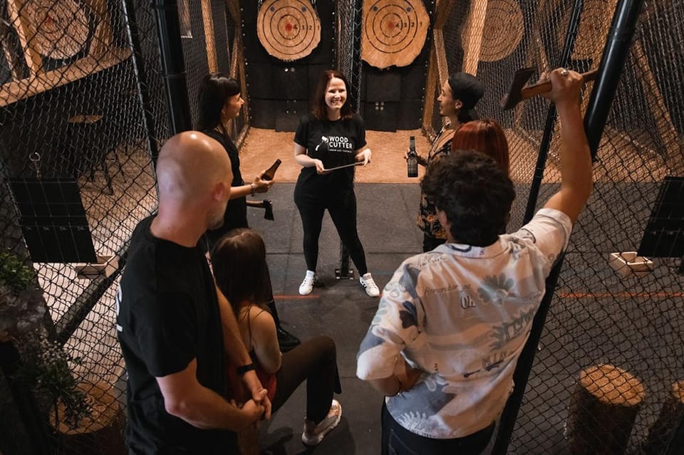 Berlin: Axe Throwing Bar Experience - On-Site Amenities