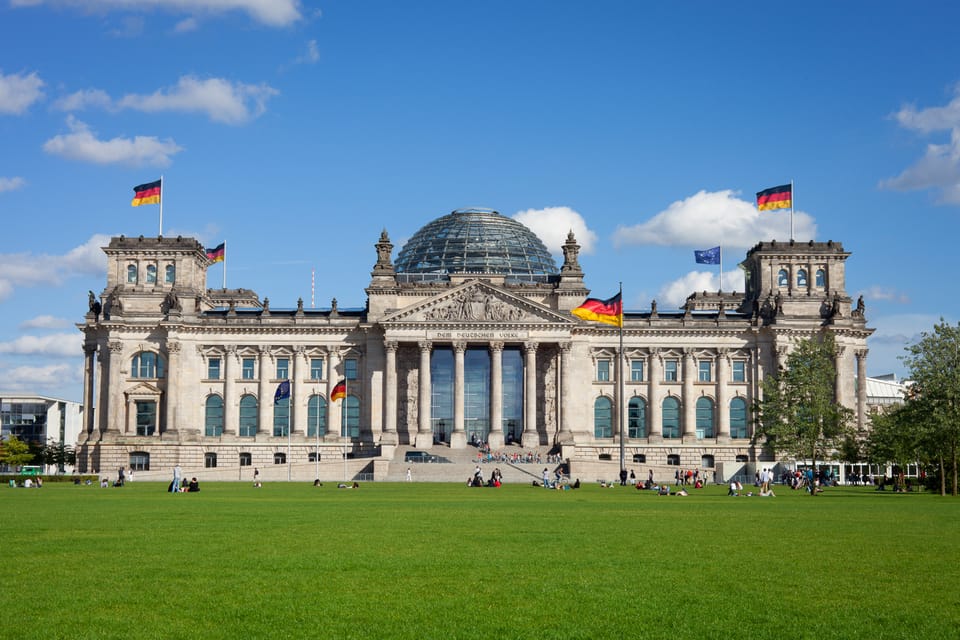 Berlin in Italian - Private Walking Tour - Exploring Museum Island