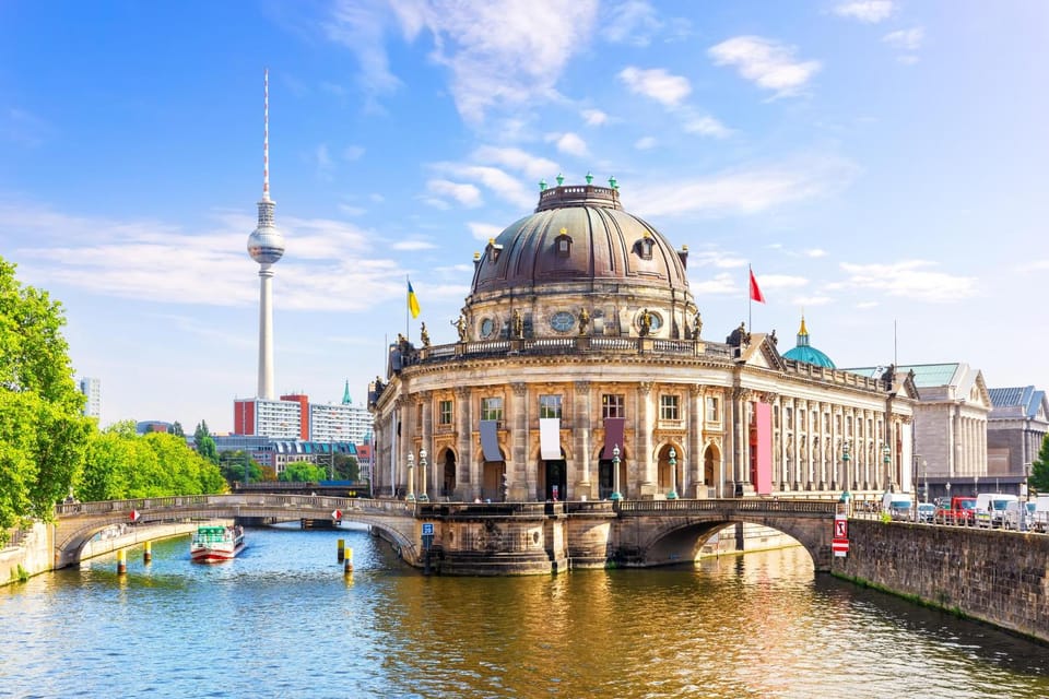 Berlin: Insta-Perfect Walk With a Local - Group Size and Language