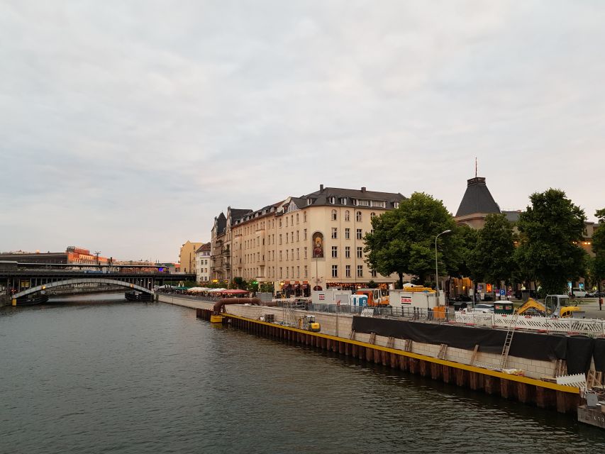 Berlin: Northern Friedrichstraße Smartphone Audio Tour - Navigating the Audio Tour