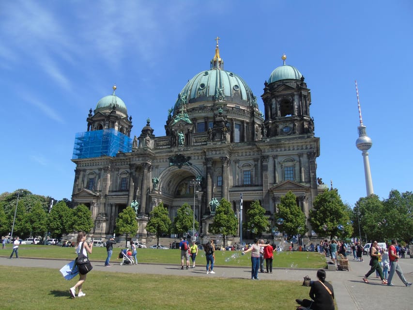 Berlin: Panorama Sightseeing Tour Live in English and German - Tour Duration